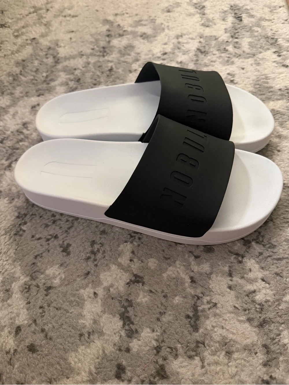 NOBULL Unisex Black and White Slides M11, W12.5
